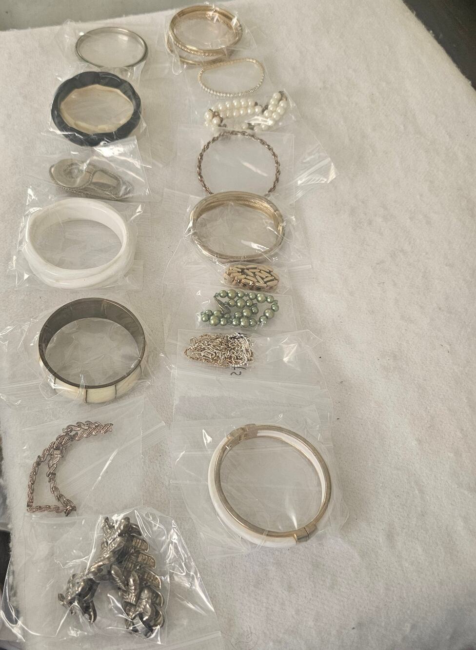 Vintage Mystery Fashion Jewelry Lot, 1 Pound Mixed Jewelry Lot #7